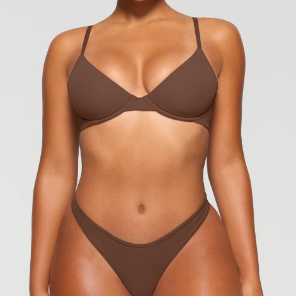SKIMS Fits Everybody Scoop Plunge Bra BR-UWR-1997 Jasper Size 42D